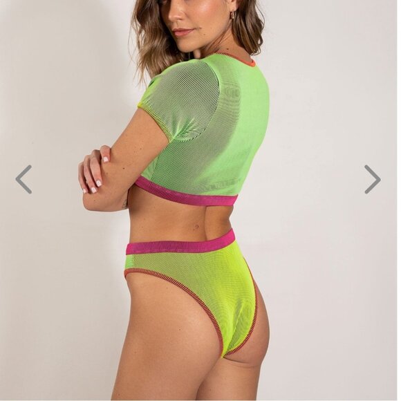 NWT OneOne Swimwear Bikini *Top Only* Sumbawa Green Red Tshirt Crop - Picture 3 of 5